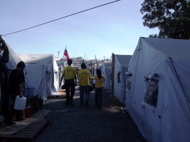 Flygtningelejr i havnebyen Talcahuano, Concepción provinsen, april 2010.